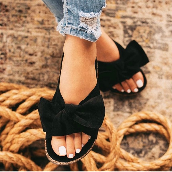 Shoes - Cute black bow slip on size 6